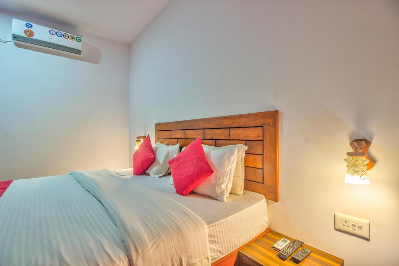 Beach Doorz Hotel Baga Exterior foto